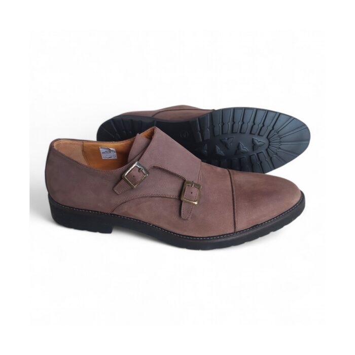 SCARPA UOMO DOPPIA FIBBIA IN NABUK MARRONE E FONDO GOMMA - immagine 2