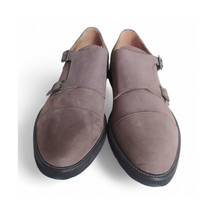 SCARPA UOMO DOPPIA FIBBIA IN NABUK MARRONE E FONDO GOMMA - immagine 3