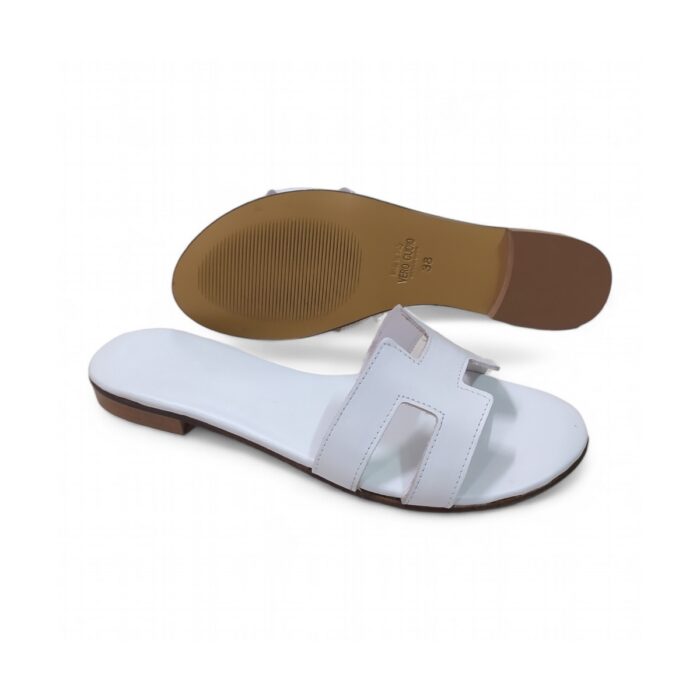 CIABATTA DONNA IN PELLE DI VITELLO DALLO STILE SEMPLICE ED ELEGANTE - immagine 2