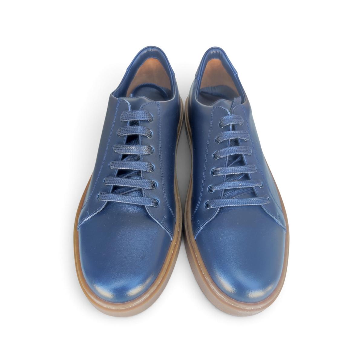 Sneaker artigianali uomo in vitello blu – fodera vitello, soletta lattice estraibile, suola gomma ambra - immagine 3