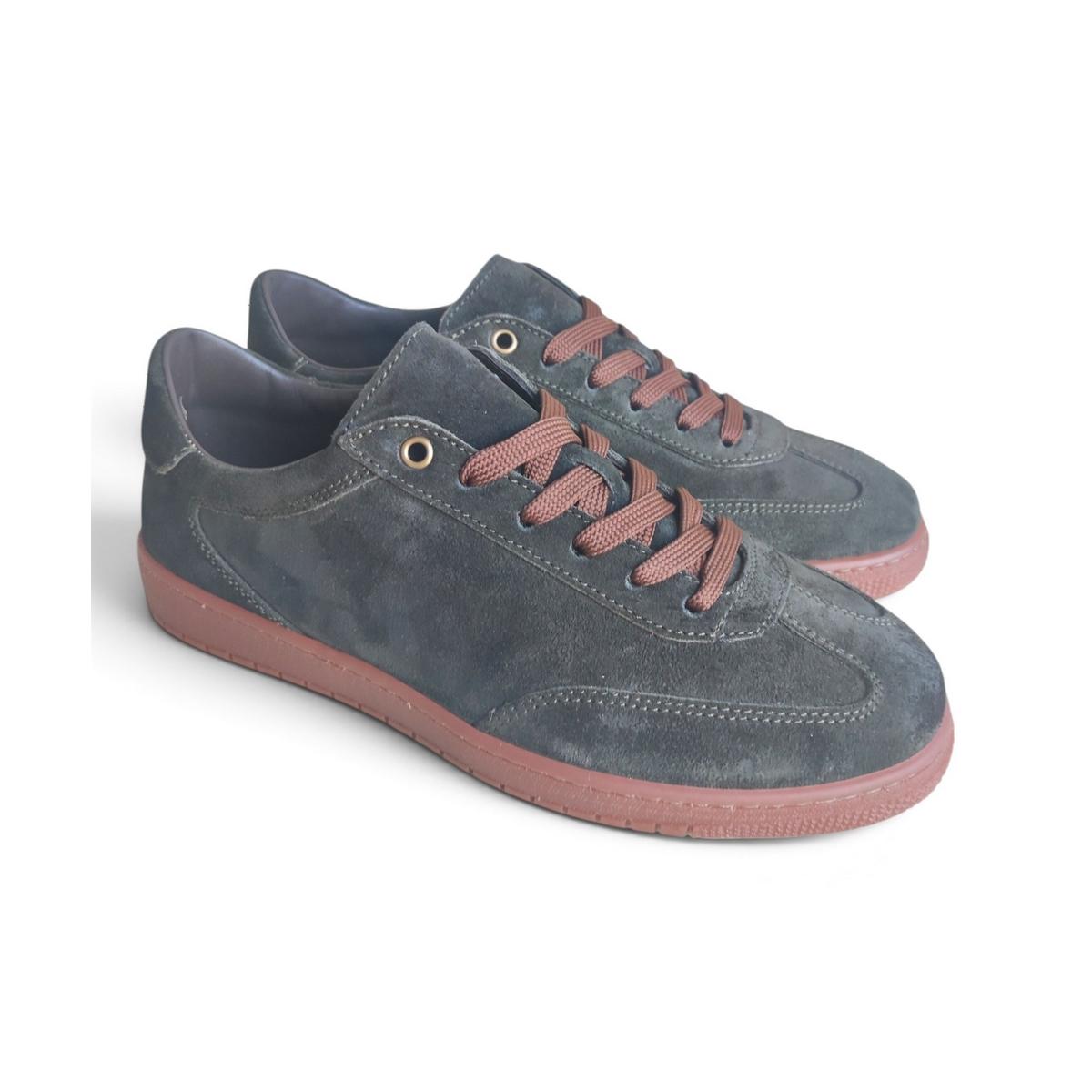 Scarpe sportive uomo allacciate in pelle scamosciata,fodera vitello,soletta anatomica estraibile